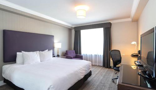 Standard Room, 1 King Bed