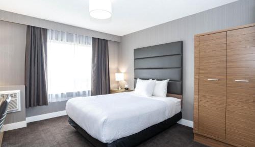 Standard Room, 1 Queen Bed