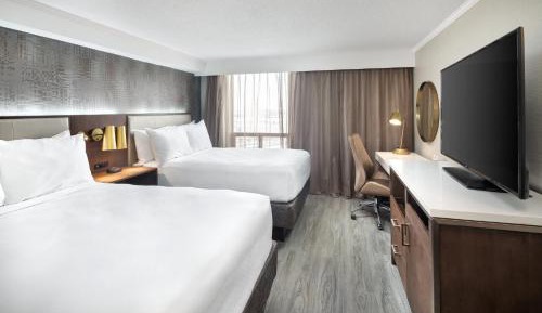 Standard Double Room with Bath/Shower Combination