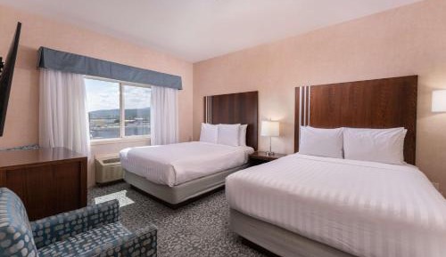 Queen Suite with Two Queen Beds