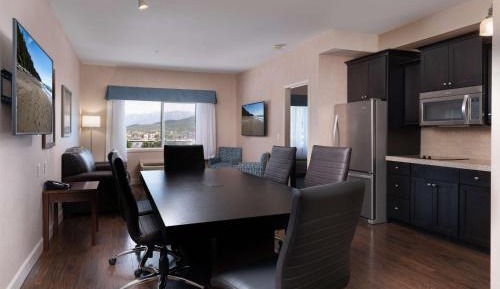 Business King Suite