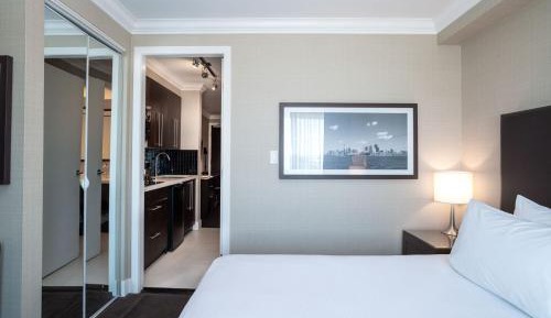 Standard Suite 1 King Bed, Kitchenette