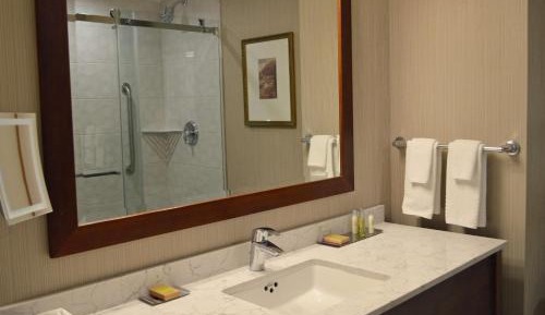 Queen Room with Two Queen Beds and Partial City View - Floors 3-4