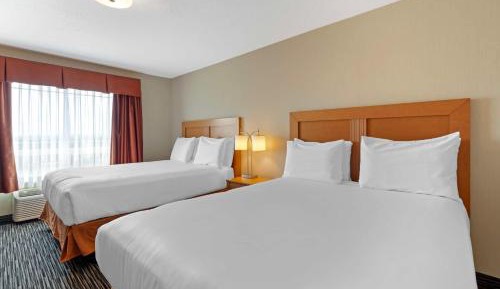 Queen Room with Sofa Bed - No Pets Allowed/Non-Smoking