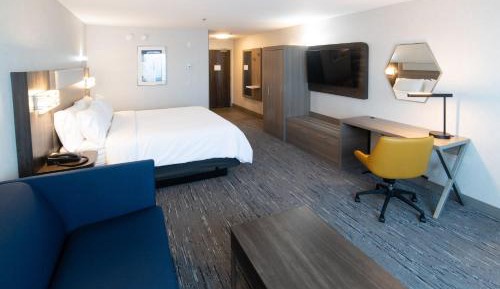 King Suite with Sofa Bed