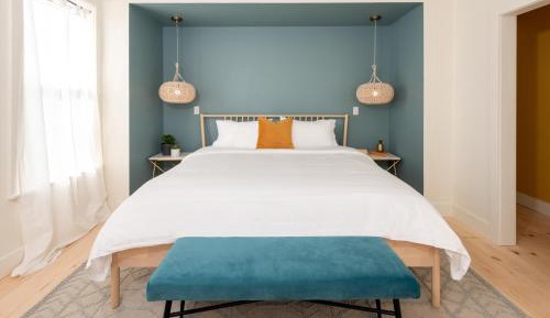 Deluxe King Suite