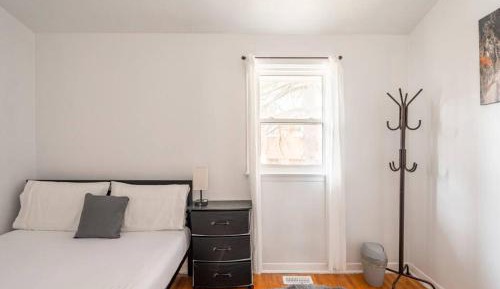 Standard Queen Room