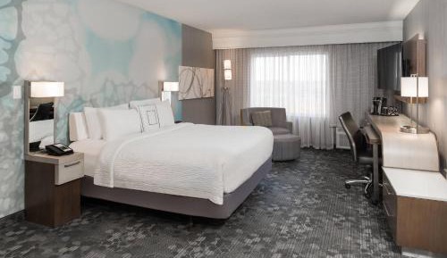King Room with Specialty Bathtub
