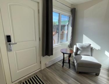 Deluxe Queen Studio - Pet Friendly