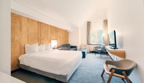 Deluxe Queen Room with Sofa Bed