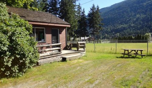 One-Bedroom Queen Cottage 