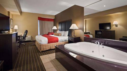 King Suite with Jacuzzi 