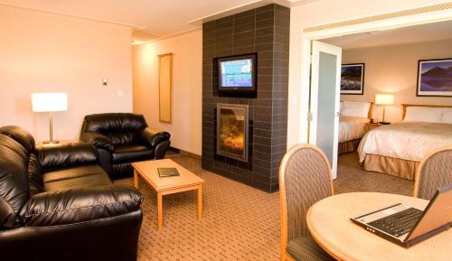 Queen Suite (Non-Pet Friendly) 