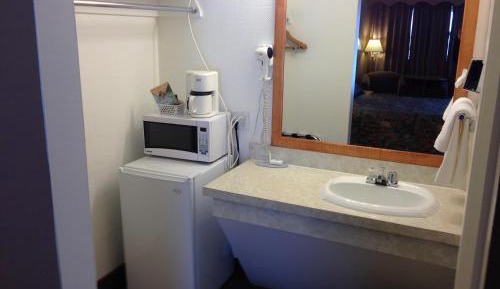 Suite with Kitchenette - Non-Smoking