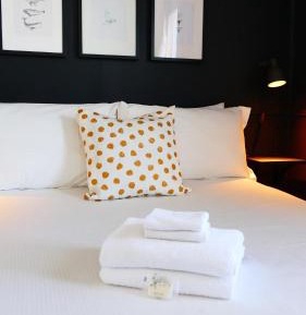 Standard Room with Shared Bathroom