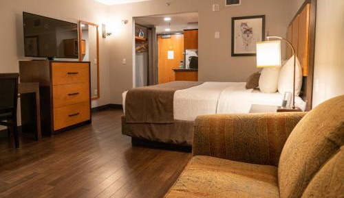 Superior Room 1 King Bed 