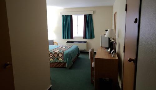 Queen Room - Disability Access/Non-Smoking