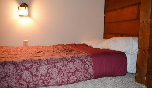 Queen Room (2 Adults + 1 Child)