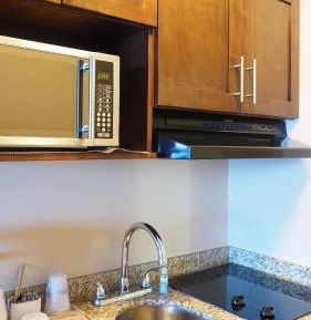 Deluxe King Studio Suite with Ocean View - Non-Smoking