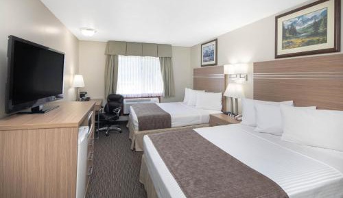 Queen Room with Two Queen Beds - Non-Smoking