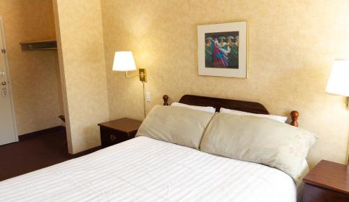 Queen Room with Sofa Bed