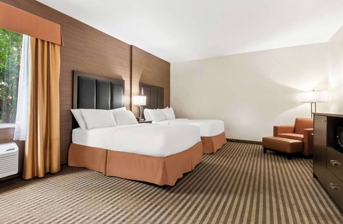 Centre Wellington Hotel | Best Western Plus Fergus Hotel