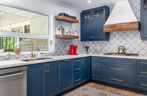 Etobicoke House | Super Lux Designer Co-Living, Hot Tub, Movie Theatre, Tesla Charger, Fireplaces