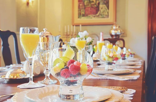 Montebello House | Manoir Chamberland (Adults Only, No Pets)