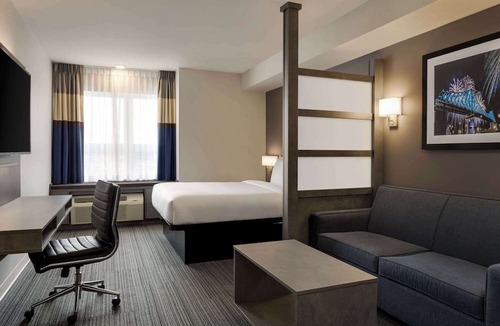 Boisbriand Hotel | Microtel Inn & Suites By Wyndham Boisbriand