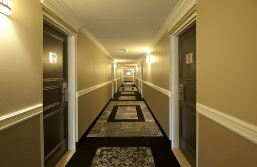 Hamilton Hotel | Visitors Inn
