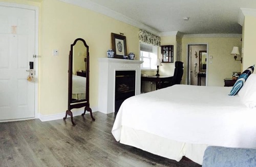 Kingston Hotel | Green Acres Inn