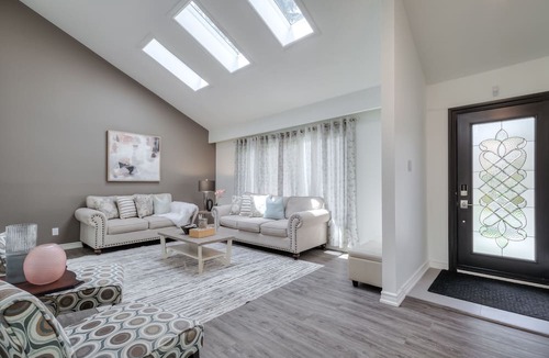 Scarborough Apartment | Waterfront Avenue Suites
