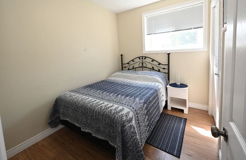 Callander House | Property located close to the beach, park, grocery store and restaurants. n