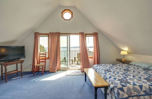 East Sullivan Cottage | Shorefront House w/Views, 14 Mi to Acadia NP