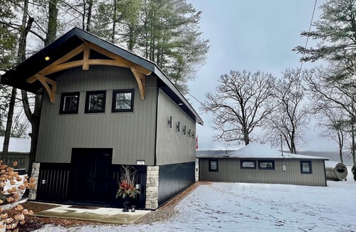 Waltham Ski Chalet | The Water's Edge Cabins: 2 Luxury Waterfront Chalets - Quebec