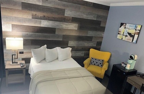 Stephenville Hotel | Acadian Hotel