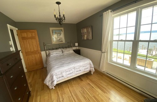 Ironville House | Lovely 2 bedroom house with guest suite in Barrachois with AC, WiFi, sauna.