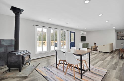 Irondale Cottage | Quiet Spaciou Gorgeous Lakefront Cottage
