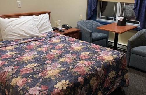 Waasis Hotel | Travelodge by Wyndham Fredericton