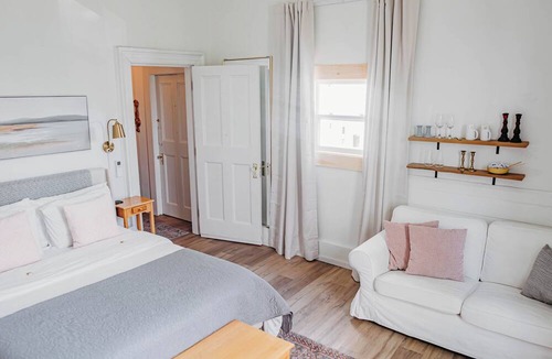 St. Andrews House | The Montague Rose Inn