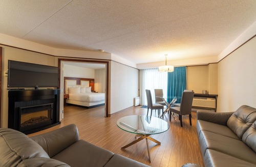 Trois-Rivieres Ouest Hotel | Les Suites de Laviolette, an Ascend Collection Hotel