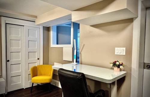 Cabbagetown South Hotel | Royal Oak Inn