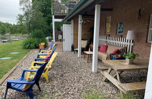Seeleys Bay Hotel | Sunny Acres Resort and Marina