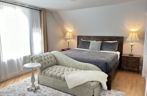 Niagara Falls Bed & Breakfast | Redwood Bed and Breakfast
