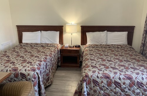 Cornwall Hotel | Century motel