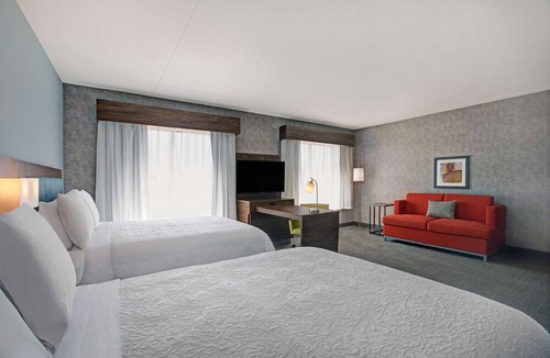 Township of Woolwich Hotel | Hampton Inn & Suites by Hilton Waterloo St. Jacobs