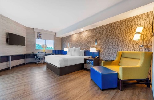 Ottawa Division Hotel | GLō Best Western Kanata Ottawa West