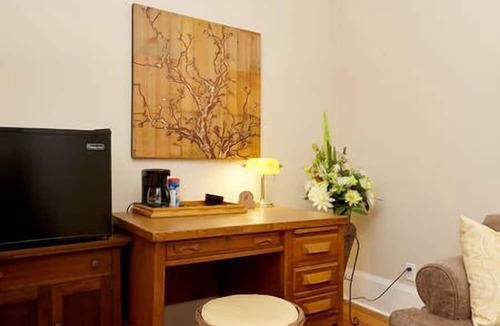 Glen Williams Hotel | Cheltenham Suites