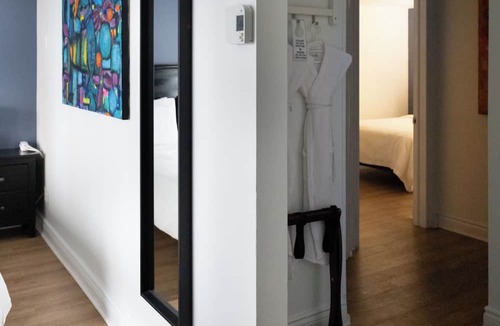 ByWard Market Hotel | Byward Blue Inn