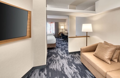 Steeles Industrial Hotel | Fairfield Inn and Suites by Marriott Toronto Brampton